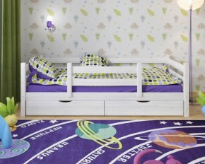 Детская кровать из массива березы Соня-5 (Белый/Лак) в Ревде - revda.ok-mebel.com | фото