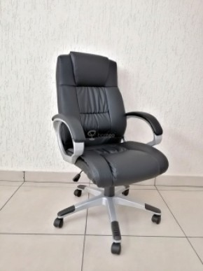 Кресло Barneo K-6 для руководителя (черная экокожа) в Ревде - revda.ok-mebel.com | фото